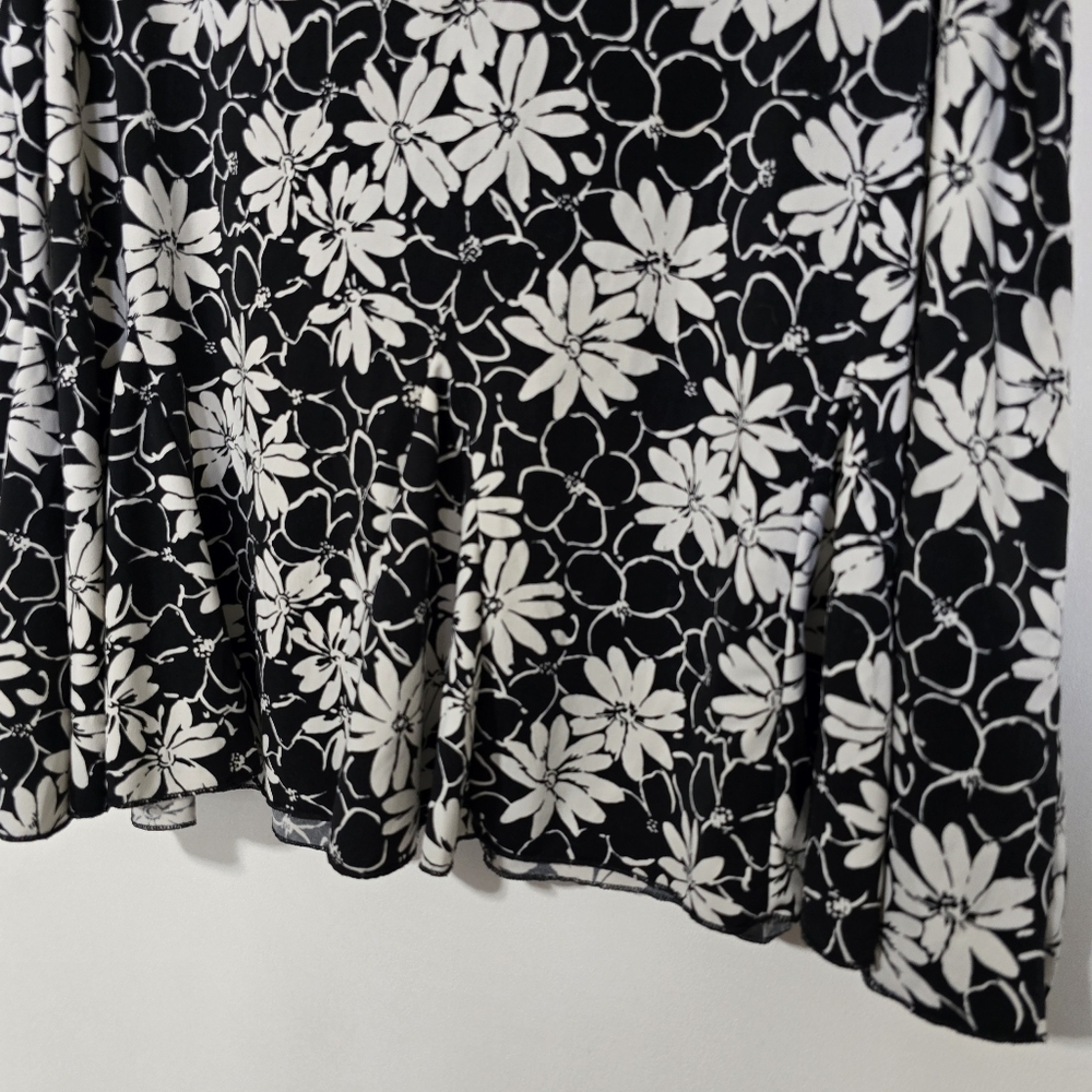 ​ Briggs New York Vintage 90s Black & White Floral Mini Skirt - Picture 7 of 7